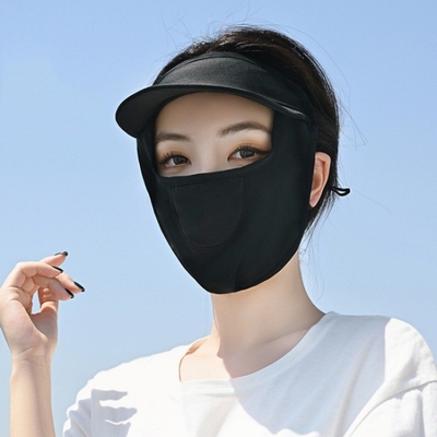 인터넷 연예인의 폭발은 얼굴 전체를 덮고 자외선을 예방합니다.