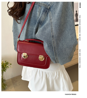 SENIOR SENSE OF RETRO SMALL BAG WOMEN 2024 NEW SUMMER FASHION FOREIGN STYLE SHOULDER BAG 소형, 모든 것이 없던 핸드백
