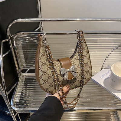 팔 아래 가방 ARC DE TRIOMPHE BAG 여성 봄과 여름 어깨 가방 모든 것 중 하나 Crescent BAG SENIOR SENSE retro CROSSB