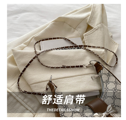 팔 아래 가방 ARC DE TRIOMPHE BAG 여성 봄과 여름 어깨 가방 모든 것 중 하나 Crescent BAG SENIOR SENSE retro CROSSB