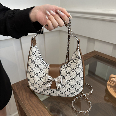 팔 아래 가방 ARC DE TRIOMPHE BAG 여성 봄과 여름 어깨 가방 모든 것 중 하나 Crescent BAG SENIOR SENSE retro CROSSB