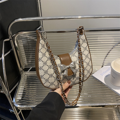 팔 아래 가방 ARC DE TRIOMPHE BAG 여성 봄과 여름 어깨 가방 모든 것 중 하나 Crescent BAG SENIOR SENSE retro CROSSB